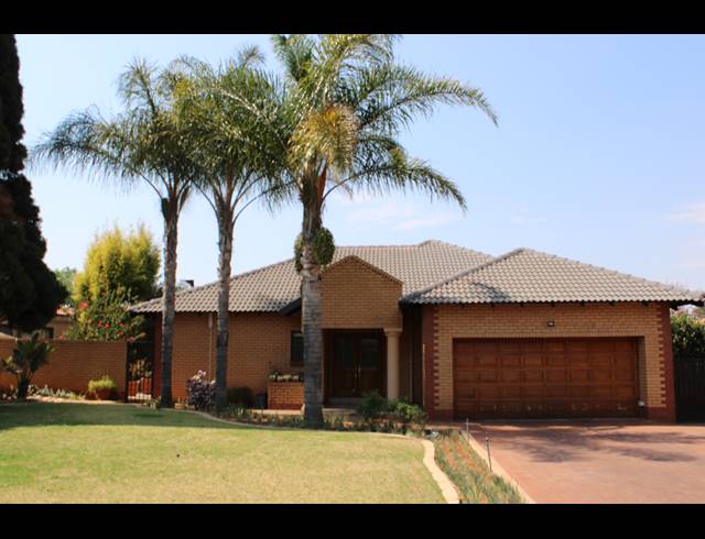 3 BEDROOM FREESTANDING TO LET IN WOODHILL GOLF ESTATE